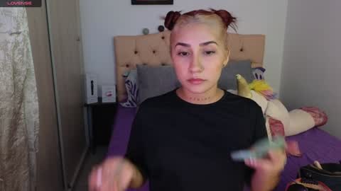 Snapshot of saratukkerr chatting on February 4, 2025, 5:53 am saratukkerr online show from February 4, 2025, 5:53 am