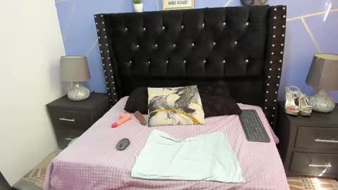 Snapshot of saraymoorex_ chatting on January 9, 2025, 3:55 pm Saray online show from January 9, 2025, 3:55 pm