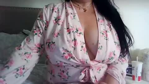 Snapshot of saretta46 chatting on October 11, 2025, 5:33 pm Sara online show from October 11, 2025, 5:33 pm