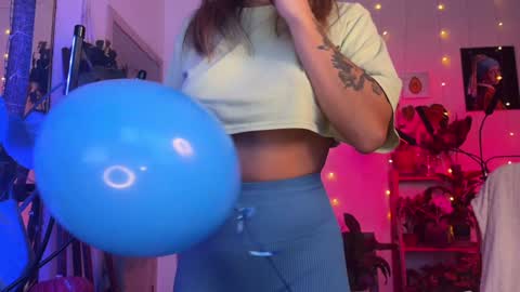 Snapshot of sasha_moormeoow chatting on December 9, 2024, 7:39 am Alexandra Sasha in short online show from December 9, 2024, 7:39 am