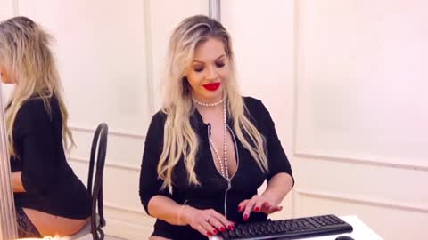 Snapshot of sashavaughn chatting on December 24, 2024, 8:44 am Sasha online show from December 24, 2024, 8:44 am