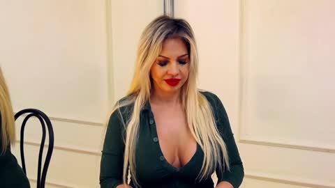 Snapshot of sashavaughn chatting on January 7, 2025, 5:33 am Sasha online show from January 7, 2025, 5:33 am