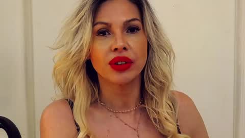 Snapshot of sashavaughn chatting on February 5, 2025, 11:12 am Sasha online show from February 5, 2025, 11:12 am