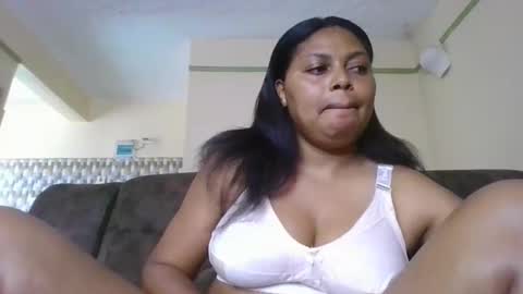 Snapshot of sassygal22 chatting on October 9, 2025, 10:35 am sassygal22 online show from October 9, 2025, 10:35 am