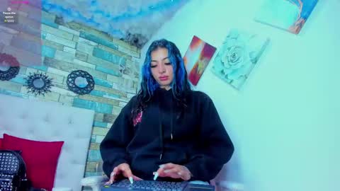 Snapshot of saturno_stone chatting on October 7, 2025, 5:59 am Saturnooo online show from October 7, 2025, 5:59 am