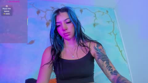 Snapshot of saturno_stone chatting on October 14, 2025, 4:35 am Saturnooo online show from October 14, 2025, 4:35 am