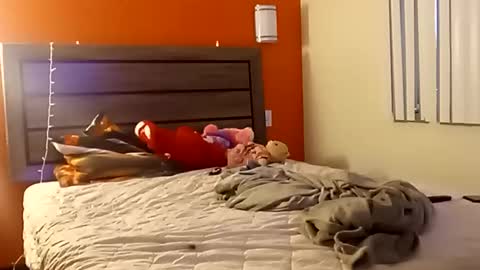 Snapshot of saucybear666 chatting on March 8, 2025, 4:12 am SnowBunny online show from March 8, 2025, 4:12 am