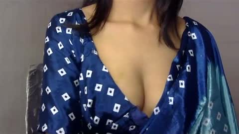 Snapshot of saxee_love chatting on December 23, 2024, 5:11 pm saxee online show from December 23, 2024, 5:11 pm