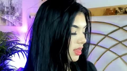 Snapshot of scarlet__hill chatting on January 24, 2025, 4:37 am scarlet hill online show from January 24, 2025, 4:37 am