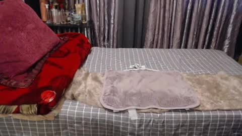 Snapshot of scarlet_ts69 chatting on December 2, 2024, 7:47 am scarlet online show from December 2, 2024, 7:47 am