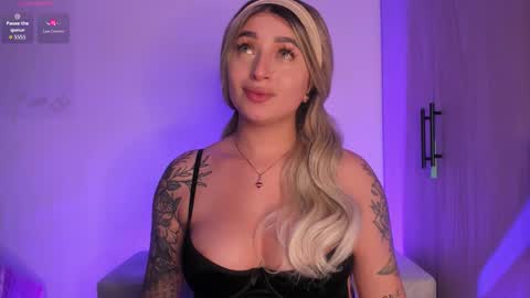 Snapshot of scarlett_collins_ chatting on October 18, 2025, 5:54 am SCARLETT COLLINS online show from October 18, 2025, 5:54 am