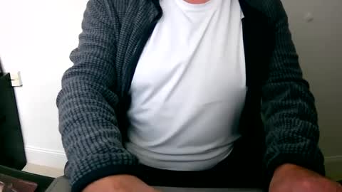 Snapshot of scotti30 chatting on December 30, 2024, 12:09 pm Scott online show from December 30, 2024, 12:09 pm