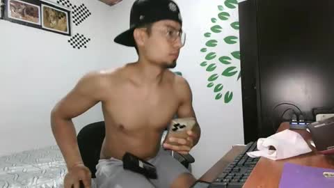 Snapshot of sebas_baby chatting on October 19, 2025, 6:19 pm SEBASTIAN online show from October 19, 2025, 6:19 pm