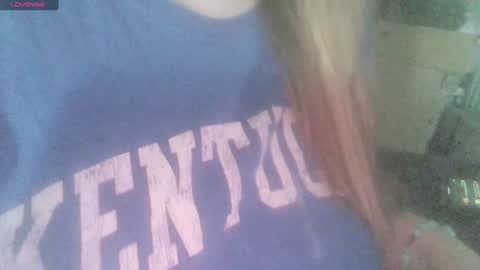 Snapshot of secret18slaveanon chatting on December 6, 2024, 5:44 pm Sunny online show from December 6, 2024, 5:44 pm