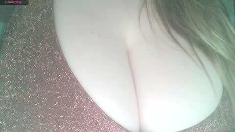 Snapshot of secret18slaveanon chatting on January 4, 2025, 5:27 am Sunny online show from January 4, 2025, 5:27 am