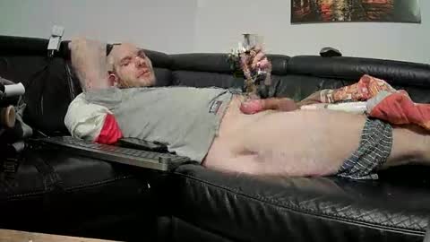 Snapshot of seeebi chatting on February 19, 2025, 6:00 am Sebastian online show from February 19, 2025, 6:00 am