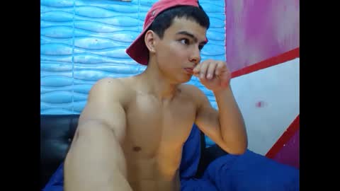 Snapshot of seigfried0 chatting on February 20, 2025, 11:32 pm Seigfried online show from February 20, 2025, 11:32 pm