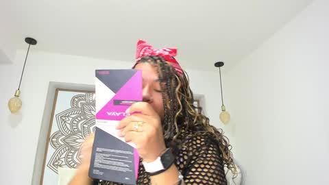 Snapshot of selket_ chatting on February 3, 2025, 10:47 am Selket online show from February 3, 2025, 10:47 am