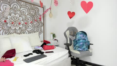 Snapshot of selket_ chatting on February 5, 2025, 11:02 am Selket online show from February 5, 2025, 11:02 am