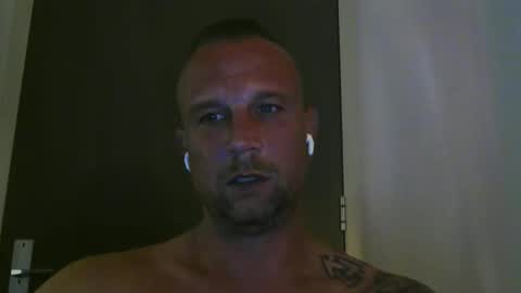 Snapshot of sence08 chatting on November 10, 2025, 3:38 am sence08 online show from November 10, 2025, 3:38 am