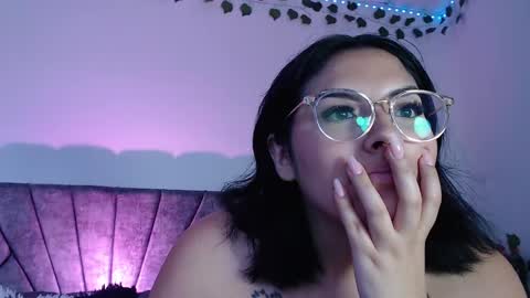 Snapshot of sensual_flame chatting on February 27, 2025, 10:42 pm Camille and sophie online show from February 27, 2025, 10:42 pm