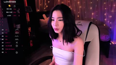 Snapshot of sensualily chatting on December 15, 2024, 8:25 pm Kiki online show from December 15, 2024, 8:25 pm