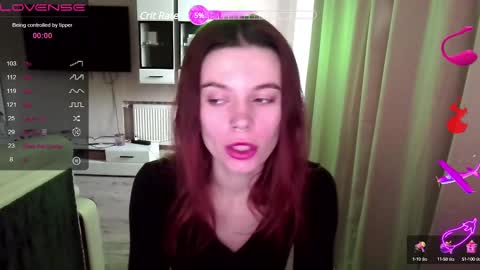 Snapshot of serenamilss chatting on February 19, 2025, 7:06 am serenamilss online show from February 19, 2025, 7:06 am