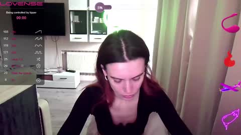 Snapshot of serenamilss chatting on February 19, 2025, 10:56 am serenamilss online show from February 19, 2025, 10:56 am