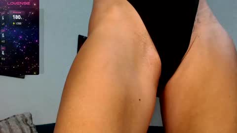 Snapshot of serenexxmilf chatting on December 8, 2024, 6:43 am serenexx your MILF online show from December 8, 2024, 6:43 am