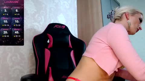 Snapshot of serenexxmilf chatting on December 21, 2024, 10:40 pm serenexx your MILF online show from December 21, 2024, 10:40 pm