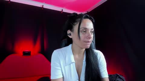 LUCERO online show from October 5, 2025, 3:16 am
