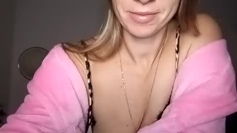 Snapshot of sexualangel chatting on September 27, 2025, 5:56 am Verona online show from September 27, 2025, 5:56 am