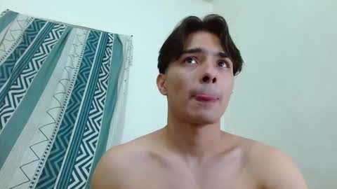 Snapshot of sexx_trip chatting on December 17, 2024, 4:32 pm Axel online show from December 17, 2024, 4:32 pm