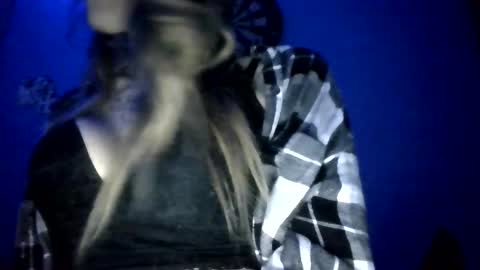 Snapshot of sexxileeah42o chatting on March 11, 2025, 11:23 am Leeah CloudZzz online show from March 11, 2025, 11:23 am