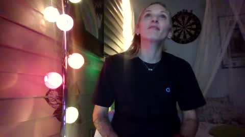 Snapshot of sexxileeah42o chatting on September 29, 2025, 5:51 pm Leeah CloudZzz online show from September 29, 2025, 5:51 pm