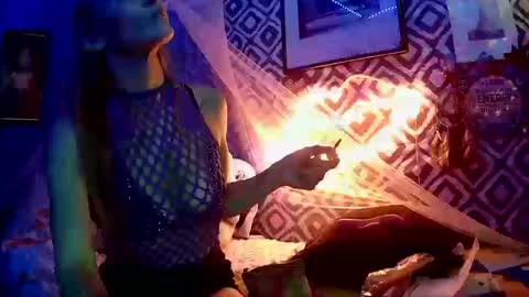 Snapshot of sexxileeah42o chatting on October 16, 2025, 7:59 pm Leeah CloudZzz online show from October 16, 2025, 7:59 pm