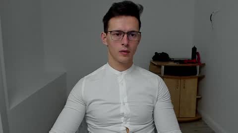 Snapshot of sexxymuscles4u chatting on December 12, 2024, 6:57 am Sexxymuscles4U online show from December 12, 2024, 6:57 am