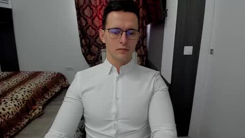 Snapshot of sexxymuscles4u chatting on February 24, 2025, 9:00 am Sexxymuscles4U online show from February 24, 2025, 9:00 am