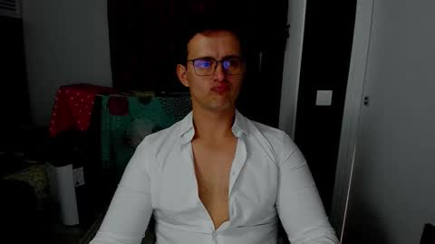 Snapshot of sexxymuscles4u chatting on October 22, 2025, 10:59 am Sexxymuscles4U online show from October 22, 2025, 10:59 am