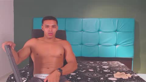 Snapshot of sexy_bigcock01 chatting on January 29, 2025, 12:13 pm sexy_bigcock01 online show from January 29, 2025, 12:13 pm