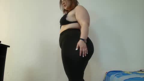 Snapshot of sexy_curvi chatting on December 15, 2024, 11:09 pm karla           instagram  online show from December 15, 2024, 11:09 pm