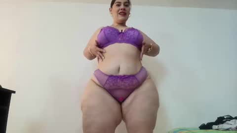 Snapshot of sexy_curvi chatting on January 15, 2025, 4:43 pm karla           instagram  online show from January 15, 2025, 4:43 pm