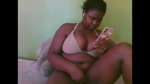 Snapshot of sexy_divana chatting on February 19, 2025, 6:11 am sexy_divana online show from February 19, 2025, 6:11 am