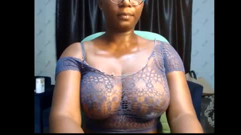 Snapshot of sexy_pearl12 chatting on February 10, 2025, 6:45 pm zoe online show from February 10, 2025, 6:45 pm