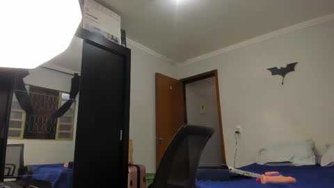 Snapshot of sexyflightz chatting on March 3, 2025, 8:43 pm chris online show from March 3, 2025, 8:43 pm