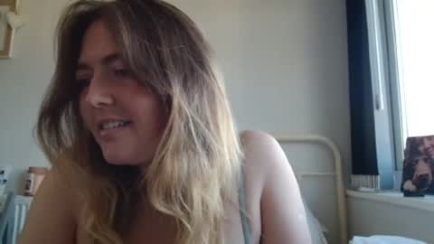 sexyracquelukxx online show from November 17, 2025, 9:26 am