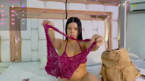 Snapshot of sexysister_ chatting on September 17, 2025, 12:29 pm Kendall online show from September 17, 2025, 12:29 pm