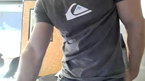 Snapshot of shad0w_hunter chatting on February 28, 2025, 6:20 pm shad0w_hunter online show from February 28, 2025, 6:20 pm