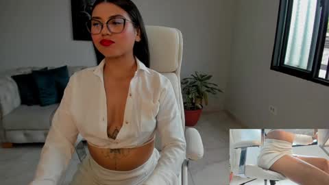 Snapshot of shanabellucy chatting on January 22, 2025, 6:52 pm onlyfans shanabellucy online show from January 22, 2025, 6:52 pm