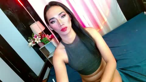 Snapshot of shane_hugexx chatting on February 7, 2025, 9:04 pm MISS SHANE online show from February 7, 2025, 9:04 pm